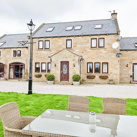 Farm View Hall 3* Harrogate
