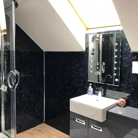 Farm View Hall 3* Harrogate