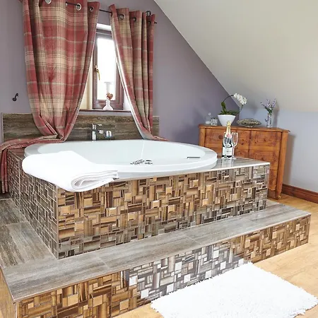Farm View Hall Bed and Breakfast 3*